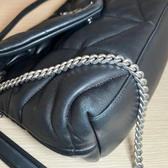 🔥YSL toy LouLou in excellent condition no damage🔥Not for me maybe for you💋🥰 - Picture 9 of 11